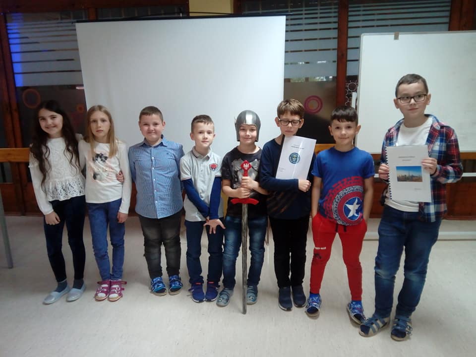 Školsk� kolo prezent�ci�