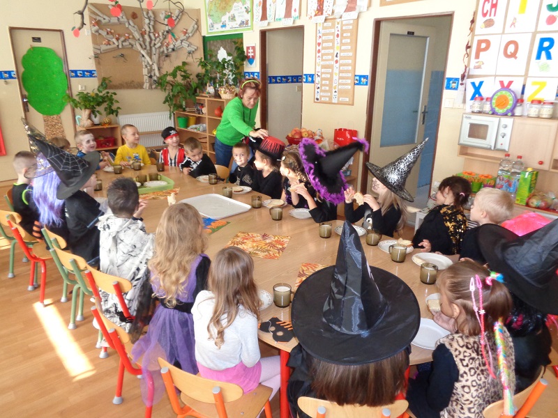 Halloween v šk�lke